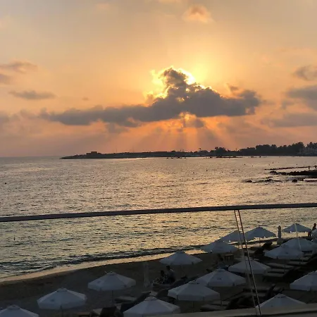 Casa Del Sol Townhouse In Iris Village Holiday home Paphos