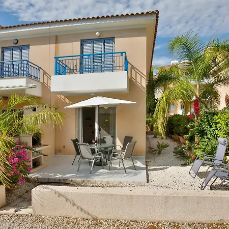 Casa Del Sol Townhouse In Iris Village Holiday home