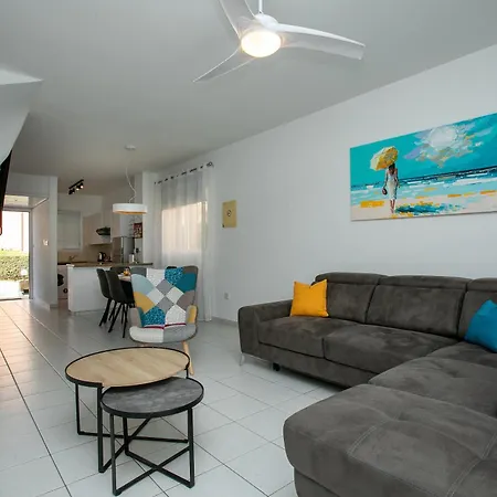 Casa Del Sol Townhouse In Iris Village Holiday home *