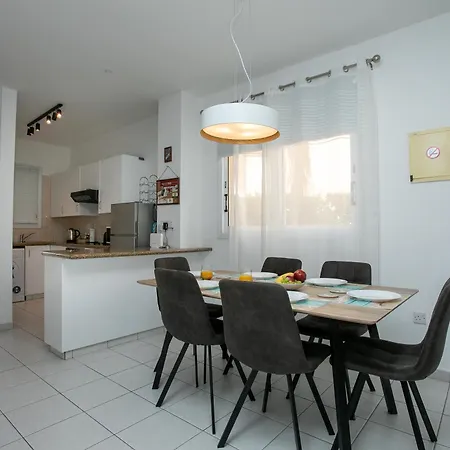 Casa Del Sol Townhouse In Iris Village * Pafos
