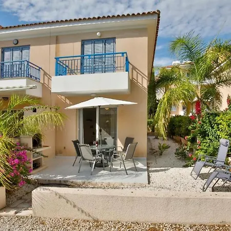 Casa Del Sol Townhouse In Iris Village Holiday home Paphos