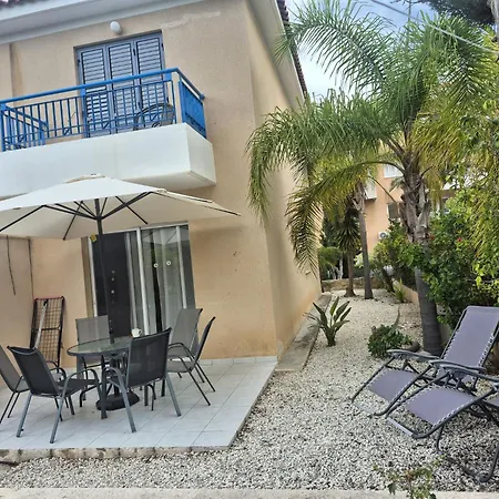 Casa Del Sol Townhouse In Iris Village Holiday home Paphos